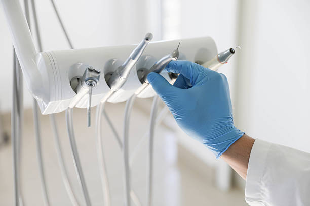 Professional Tooth Extraction technician working in Weleetka, OK